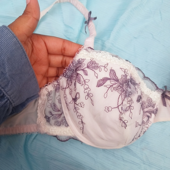 Vintage bra - Picture 2 of 2